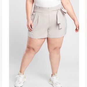 Athleta Skyline II Shorts in Abolone Beige Plus Size 26 Pleated Waist Tie‎ NWOT